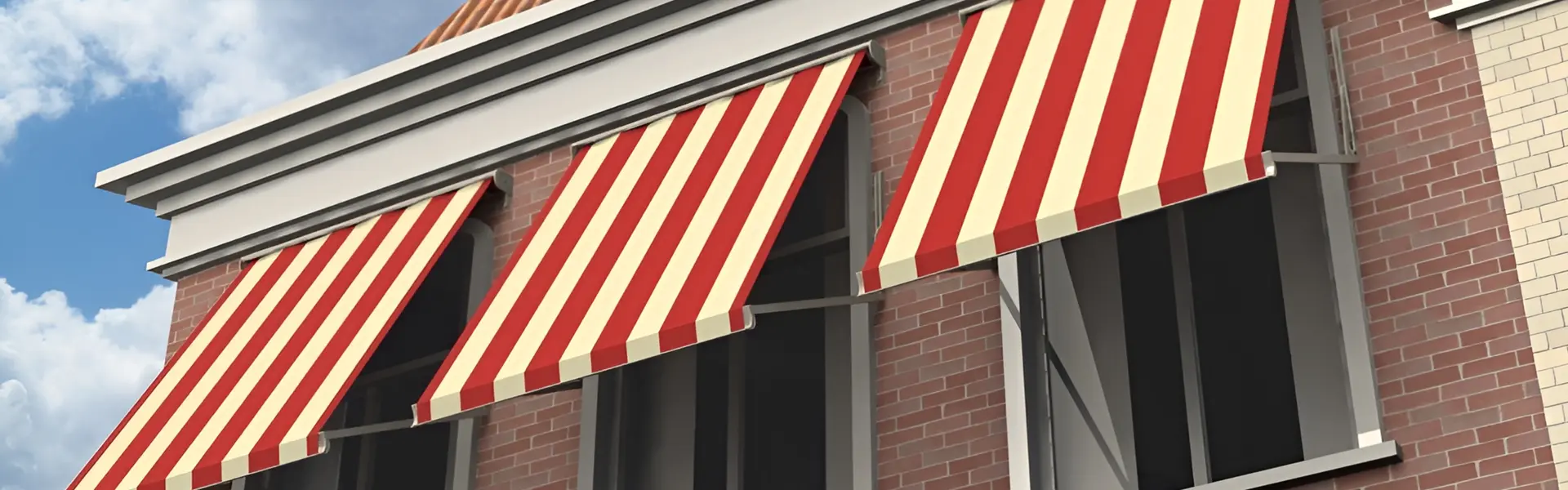 Rood-witte Carre uitvalschermen boven ramen van stadswoning met bakstenen gevel